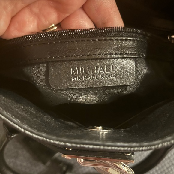 *** Make an Offer!!
Michael Kors Hamilton black bag - Picture 5 of 6